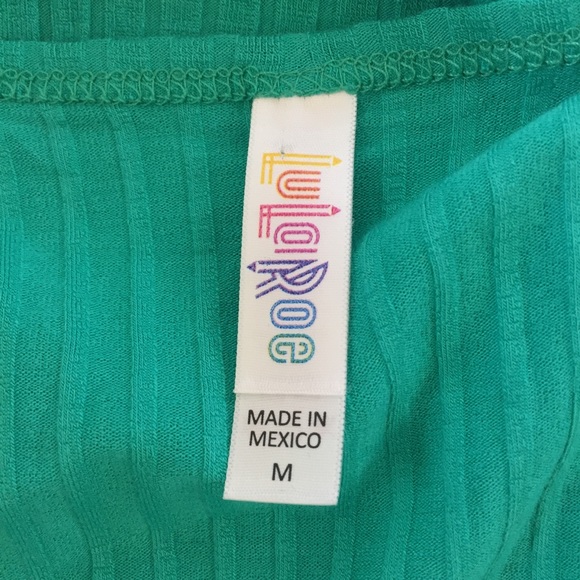 LuLaRoe | NWT Green Ribbed Classic T - Picture 4 of 5